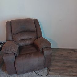 2 Matching Brown Electric Recliners 