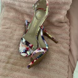 Floral Heels 5 1/2 