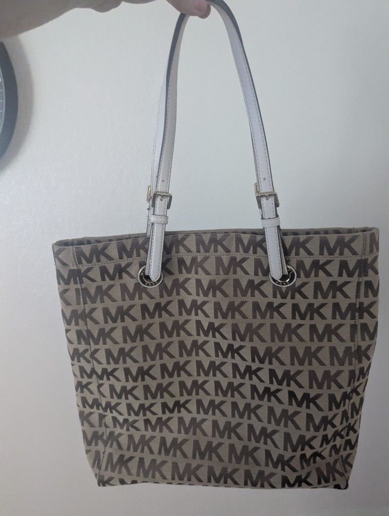Michael Kors Jet Set Tote Bag