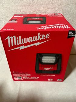 Milwaukee. M18 GEN-2 Lithium-Ion Cordless ROVER LED AC/DC Flood Light Kit.
