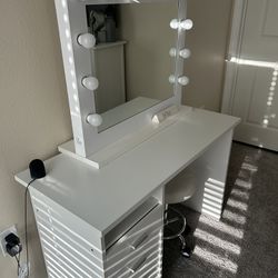 Vanity Mirrors Chair And Desk 