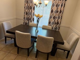 Solid wood 7pc Dinette Set w/leaf