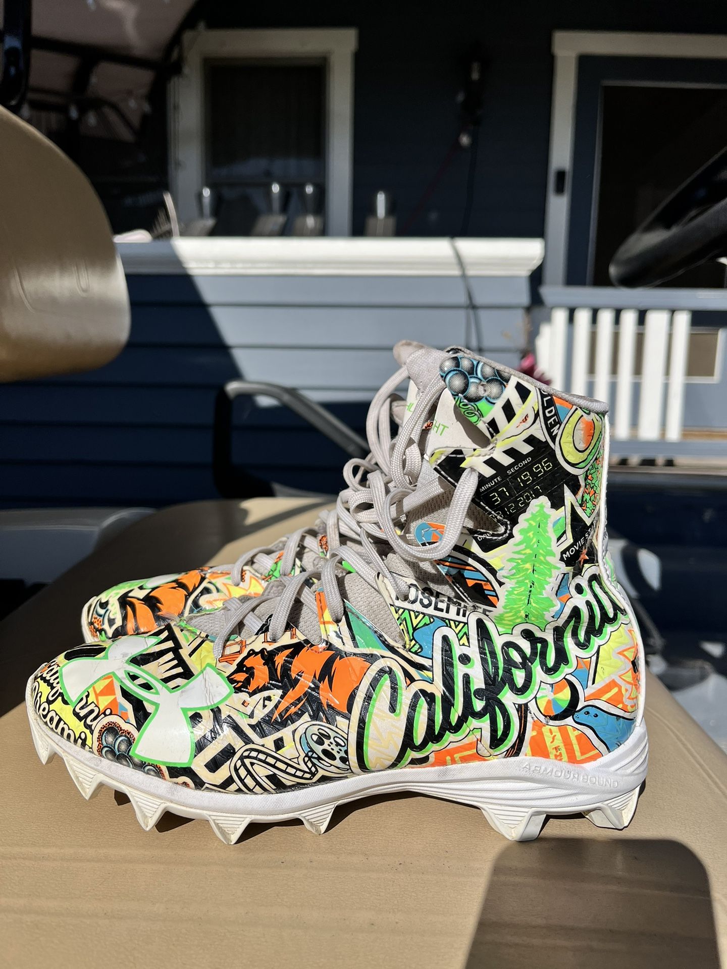 Under Armour Youth California Cleats Size 4