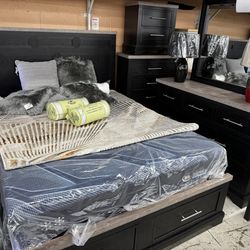 DELIVERY AND INSTALLATION AVAILABLE - 5pc Black and Marble - Bedroom Set (BRAND NEW 📦)