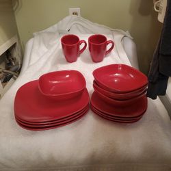 Partial Dinner Set Gibson RED