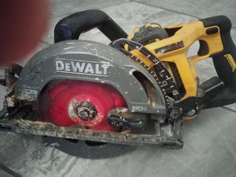 DeWalt 60V saw and battery