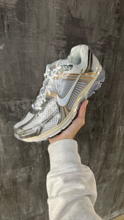 Nike Zoom Vomero 5 Platinum Tint Metallic Gold 