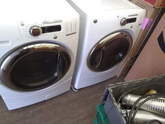 Beautiful like new washer and electric dryer set 500 for the both