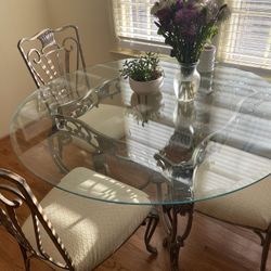 Kitchen Table And Bakers Rack
