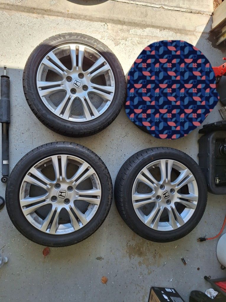 Qty.3: 2010 Honda FIT Sport OEM wheels With New Tires