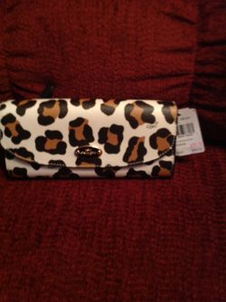 NEW AUTHENTIC COACH WALLET