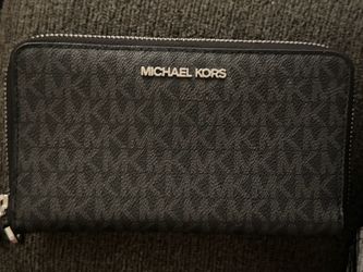 Michael kors wallet