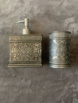 BATHROOM ACCESSORIES
