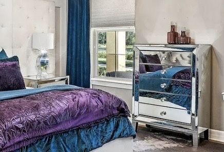 Mirrored chest of drawers