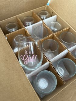NEW “ IT’S A GIRL” wine glasses / gender reveal