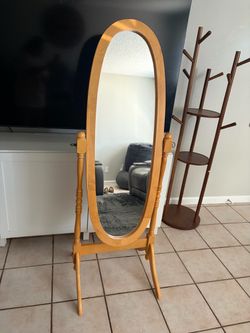 Standing mirror