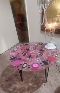 Resin , geod, pink table