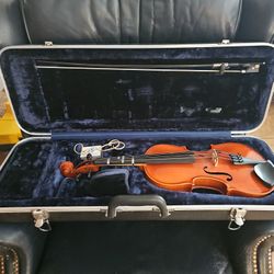 Violin
Four orchestra or solo