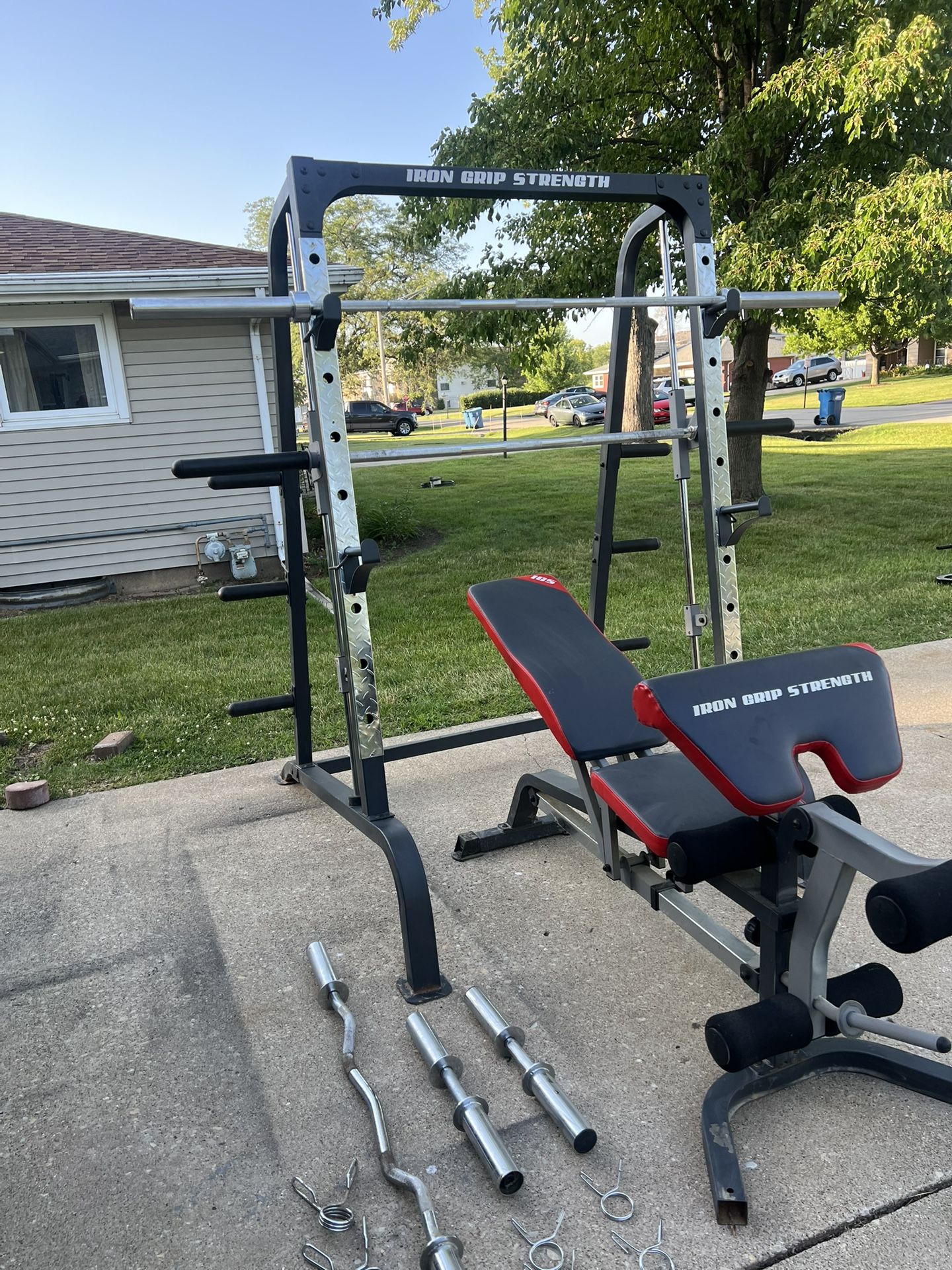 Smith Machine With Bench And Olympic Bars