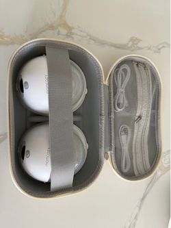 Momcozy M5 Pumps & milk storage bags