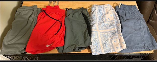 Mens shorts lot size small