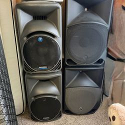 Mackie Speakers