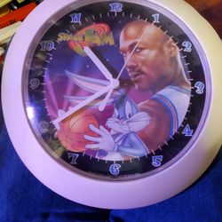 AWESOME JORDAN COLLECTORS ITEM. WARNER BROS CLOCK STILL WORKS