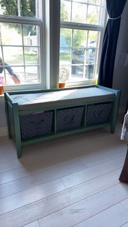 Entry storage bench