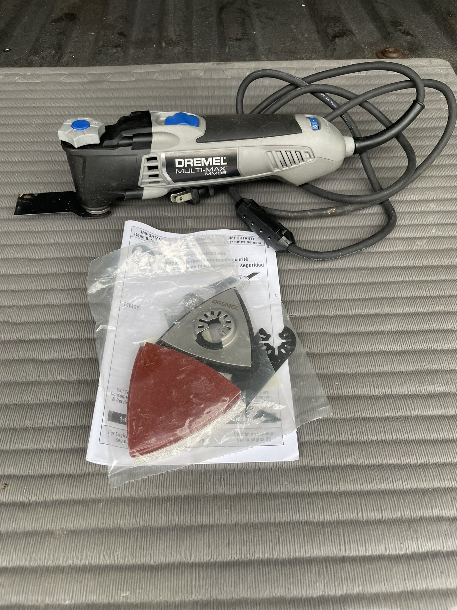 Dremel Multi-Max MM35-02 3.5 Amp Variable Speed Corded Oscillating Multi Tool Kit