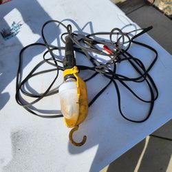 12v Drop Light 15fr Cord 10$