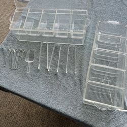 Condiments Containers