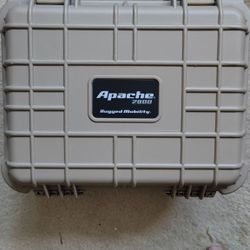 APACHE 2800 Weatherproof Protective Case, Medium