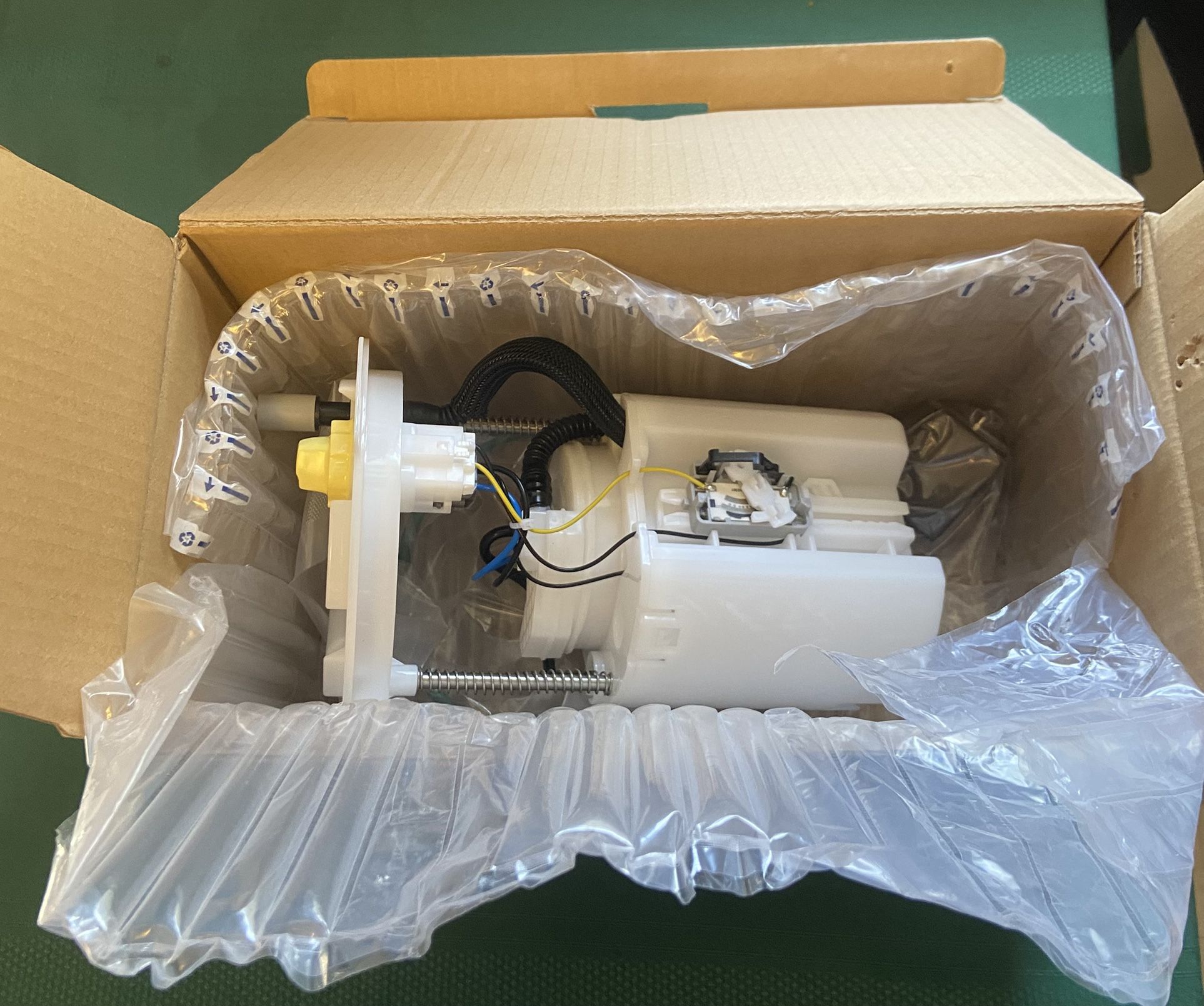 Fuel Pump Assembly Toyota/Scion xD