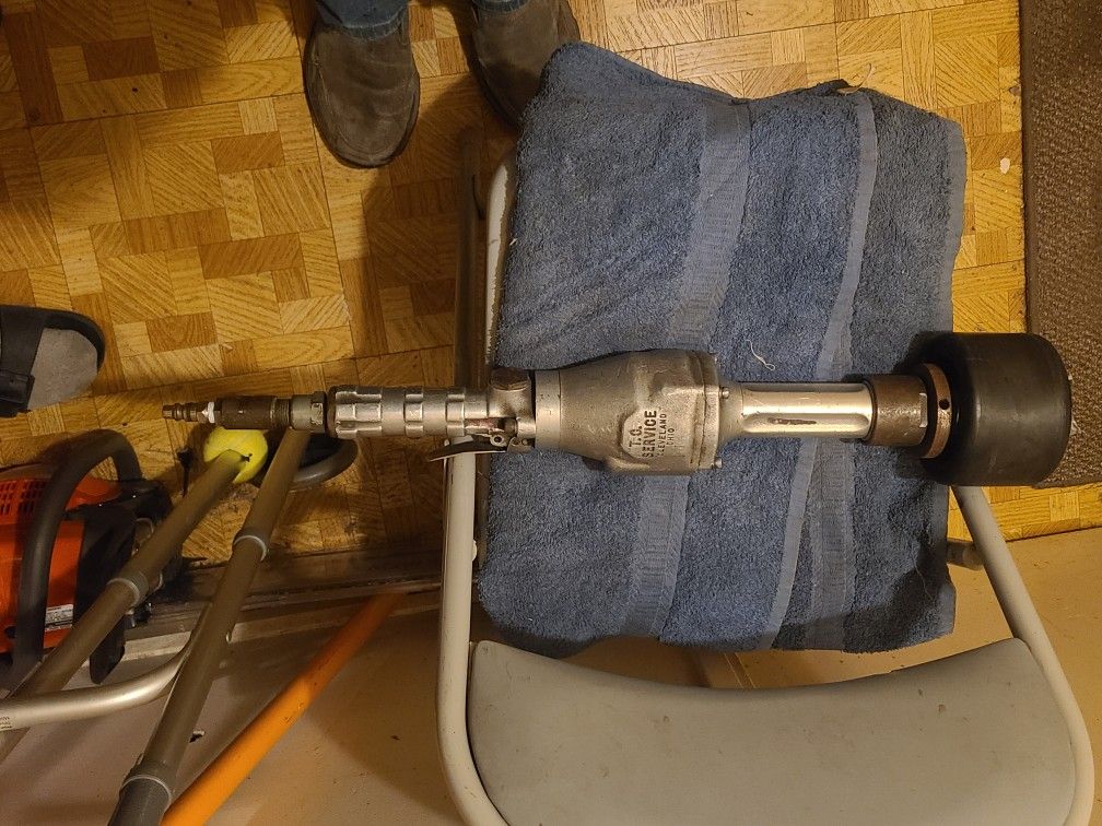 Industrial. Grinder $200