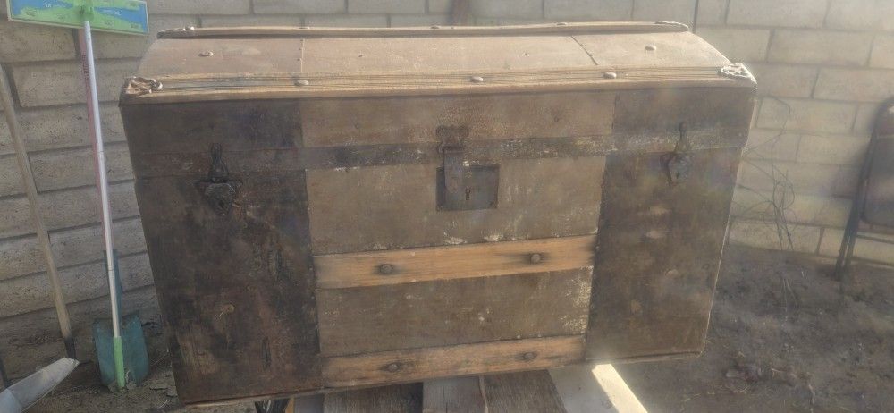Wooden Truck Chest