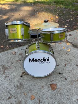Mendini child drum set $20