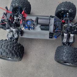Traxxas  E Maxx 