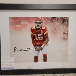 Super Bowl Champion & MVP Mahomes signed pic with COA