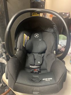 Maxi Cosi car seat