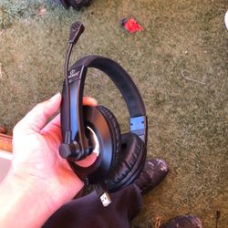 Egghead Headphones With Microphone