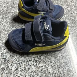 Pumas Shoes / Blue And Neon Yellow 