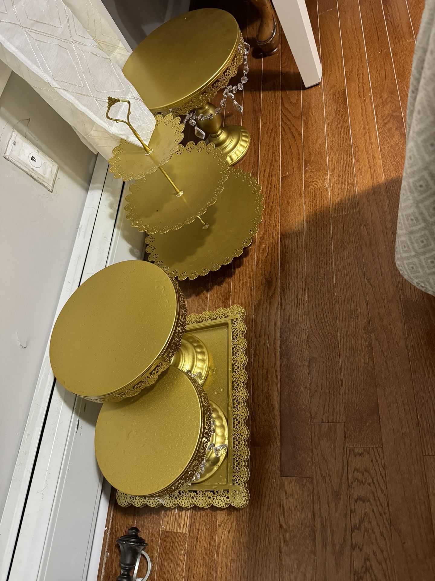 6pc gold party plateware cupcake 3 cake towers 2 trays