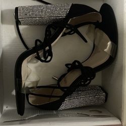 Black Heels, size 6