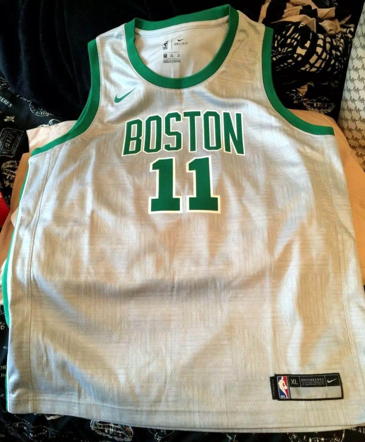 Boston Celtics Jersey- Irving 11