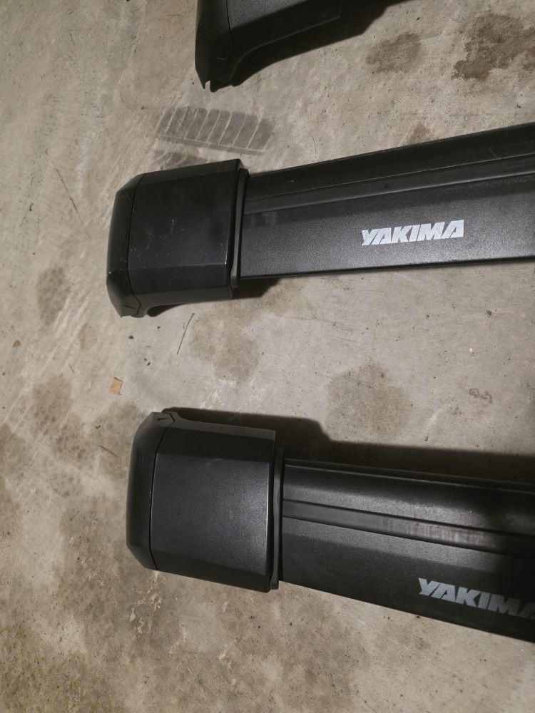 Yakima Towers & Crossbars for Toyota RAV4 or Highlander