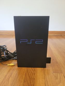 Sony Playstation 2: Console, 2 controllers, cables
