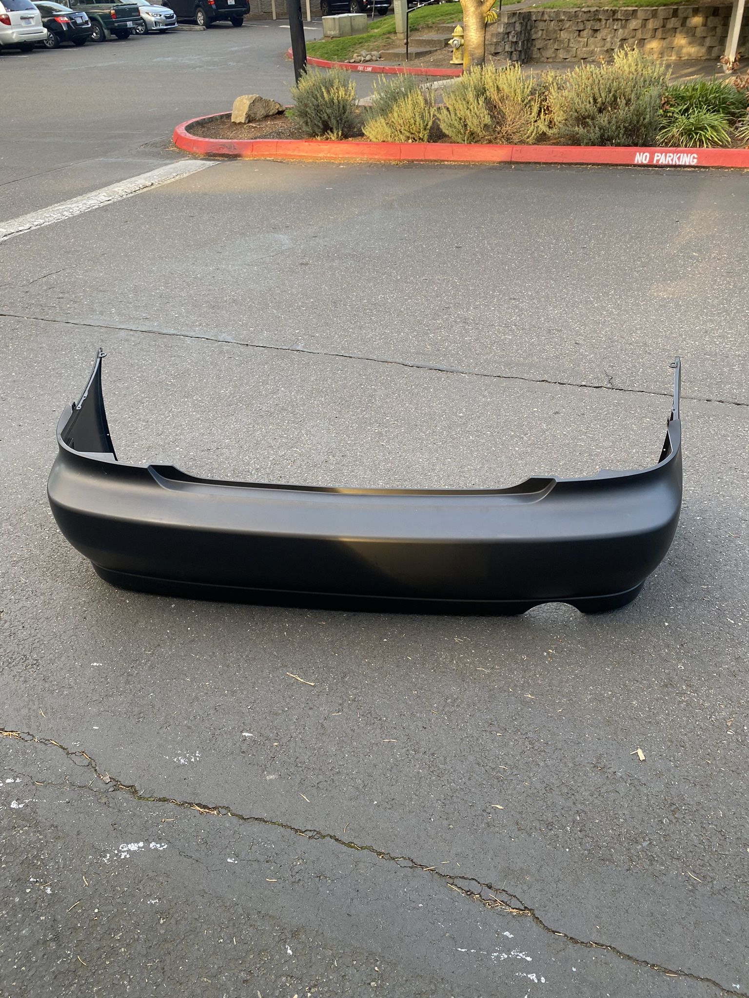 2000-2005 Lexus Is300 Rear Bumper (NEW)