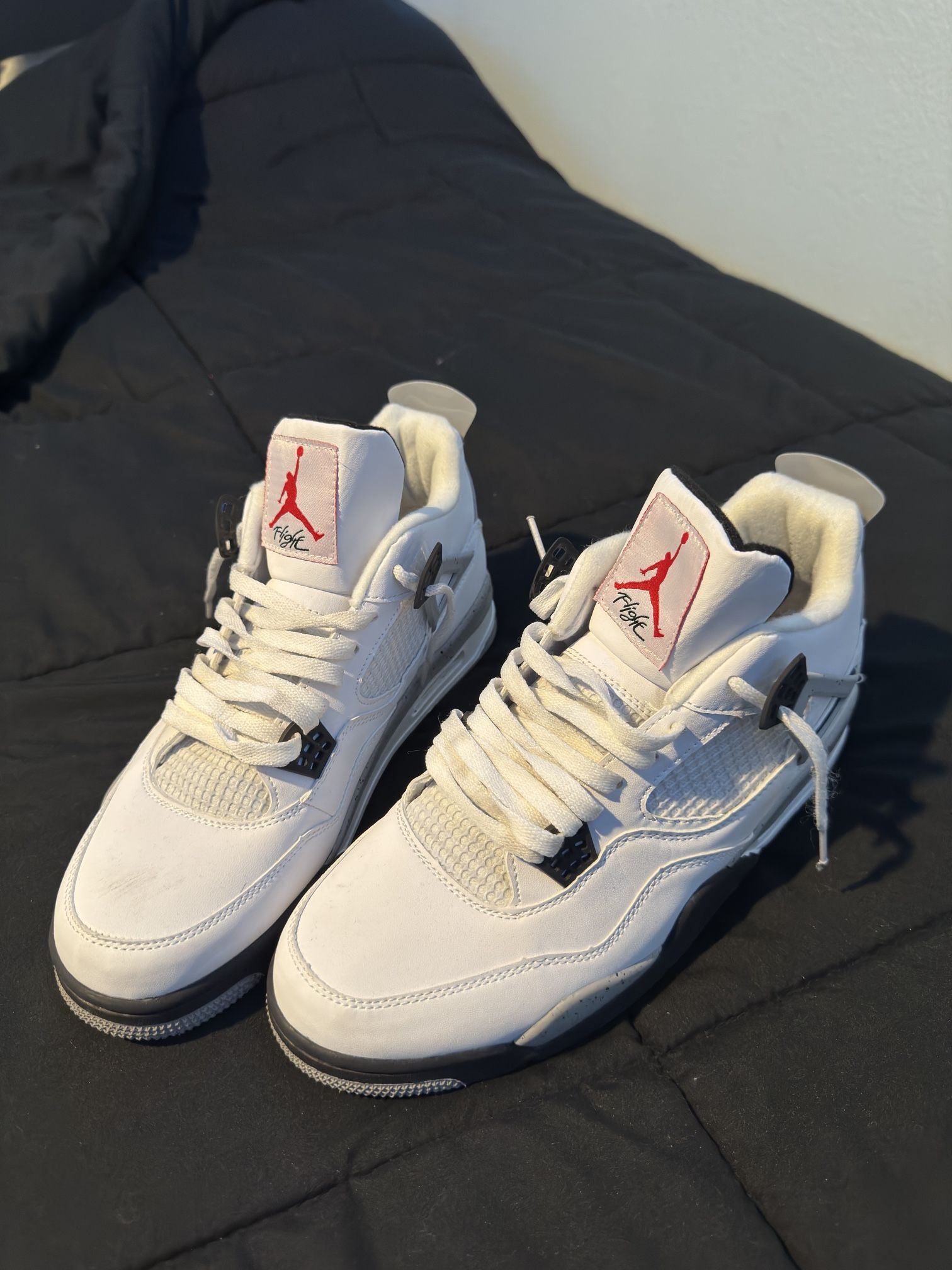 *BEST OFFER* Jordan 4 White Cements