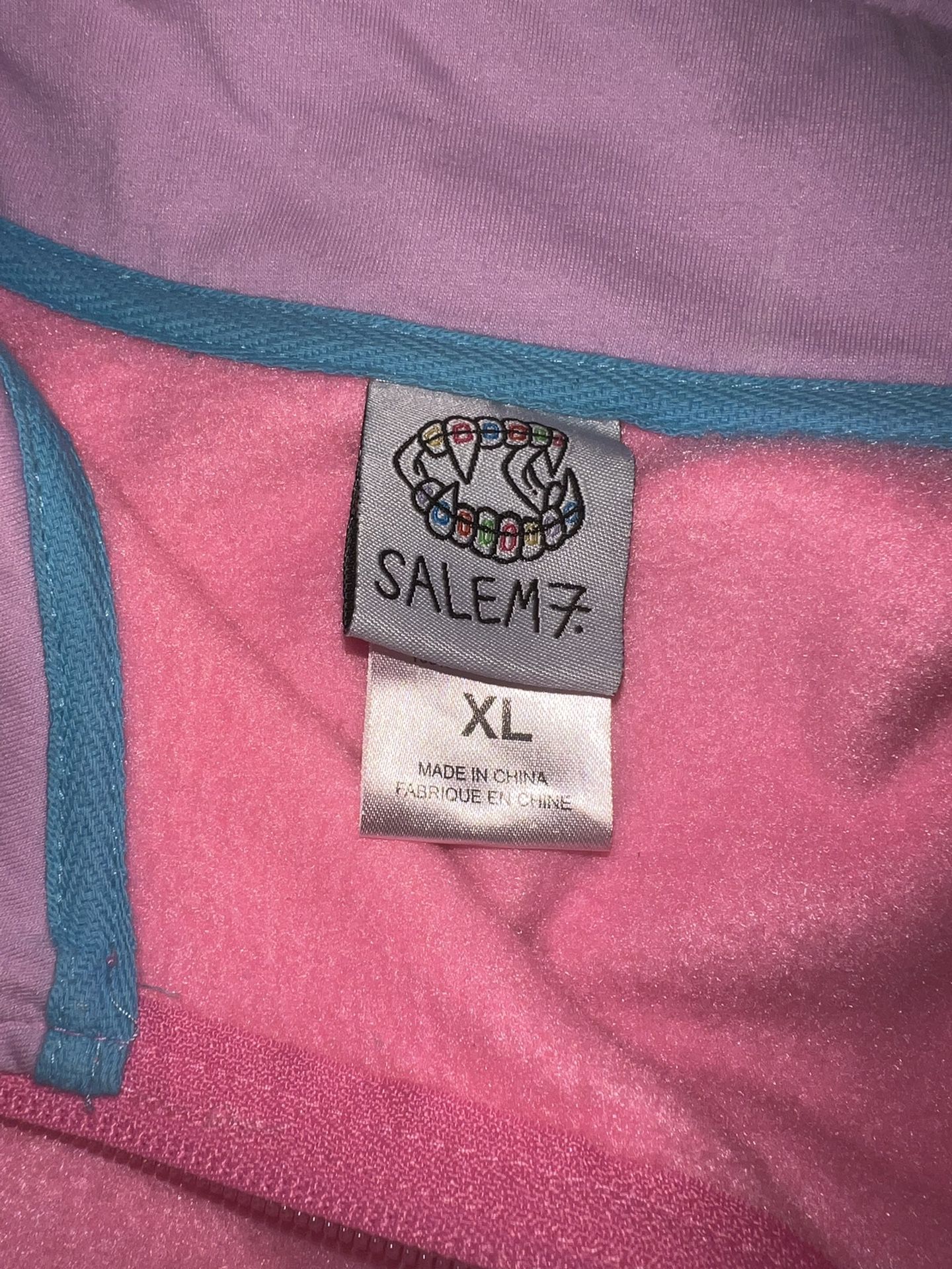 “Salem7” Sweater.  Size:XL.  Color:Pink/White/Blue