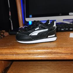 Toddler Black & White Puma Sneakers